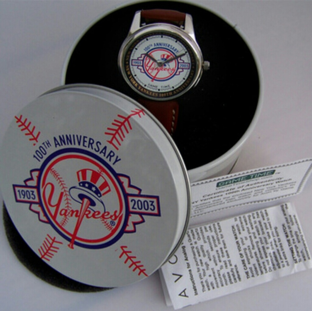 Authentic Commemorative Watch brand new Unisex